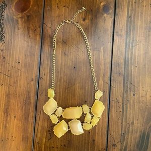 Accent necklace